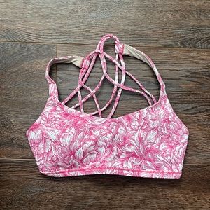 Lululemon free to be bra